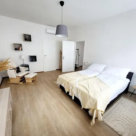 V Centre Diania ברטיסלאבה